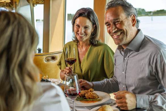 UNIWORLD Boutique River Cruises S.S. La Venezia Ristorante Rialto Lifestyle 5.jpeg